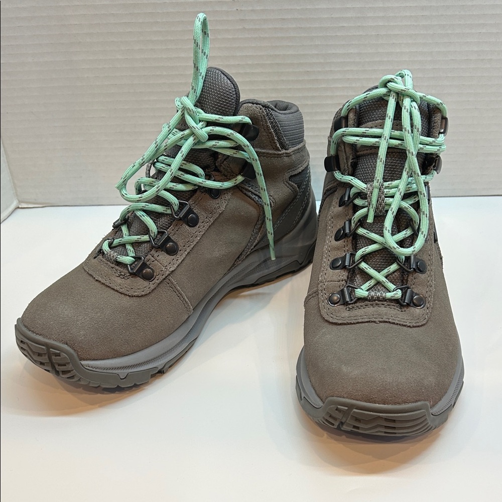 Merrell Women's Size 7 Erie Mid Waterproof Hiking Boot
 - Gray and Mint